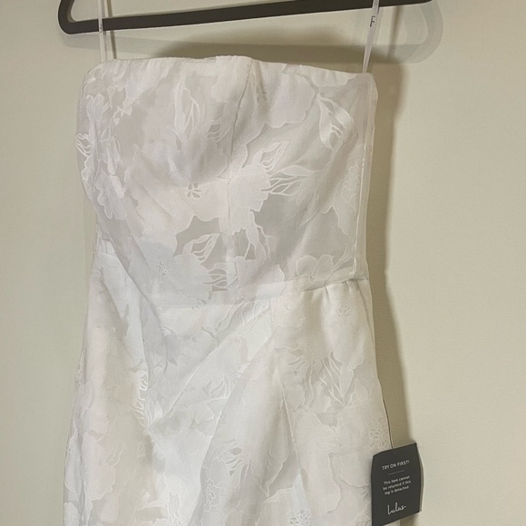 Lulus NWT Dreamy Vision Floral Burnout Jacquard Strapless Midi Dress Medium - Picture 8 of 14